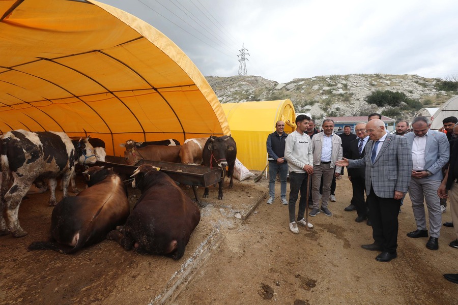 Fethi Yaşar, Yakacık Kurban Alanını Ziyaret Etti