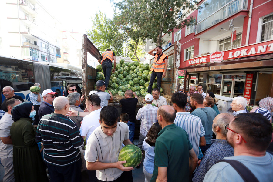Yenimahalle Üreticinin de Tüketicinin de Yanında